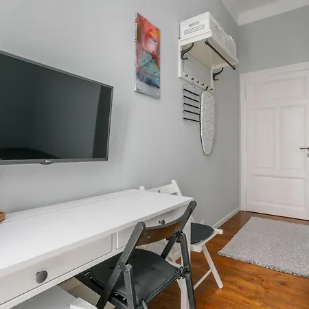 Gloria Apartman *